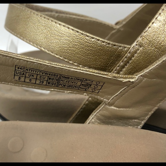 VIONIC Cathy Gold Patent Leather Sandals 8 WIDE - Picture 6 of 8